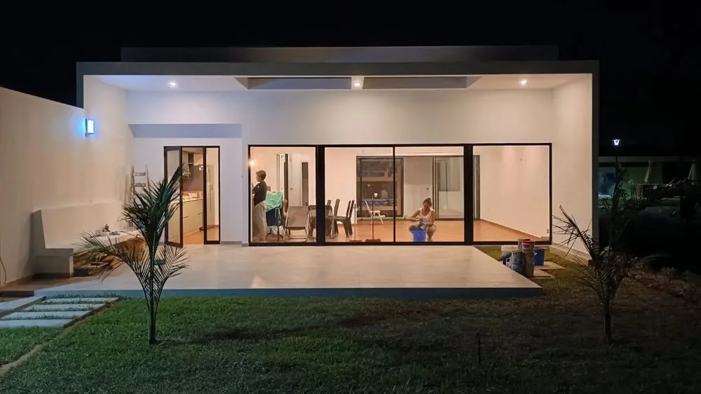 Modelo FRONTAMAR — Sip House